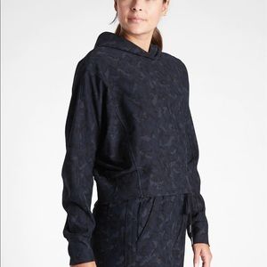 Athleta Farallon Printed Sweatshirt Medium Navy
